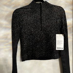 NWT REST LESS CROPPED 1/2 zip